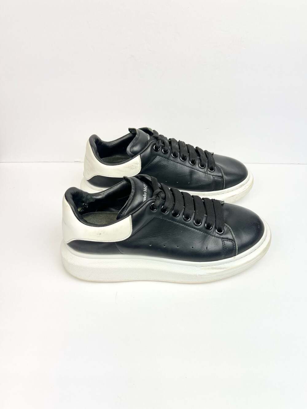 Alexander McQueen Oversized White Black Leather Chunky Sneakers Men US 9 Euro 42